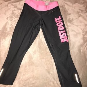 ❌SOLD❌ Nike Crop Leggings